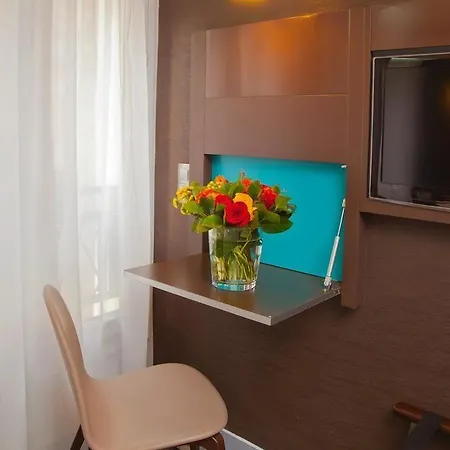Hotel Lumières Montmartre