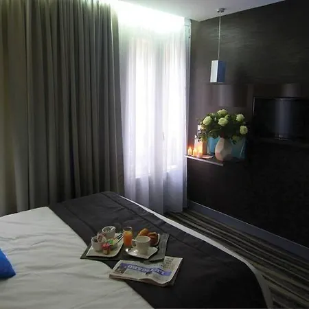 Lumières Montmartre Hotel