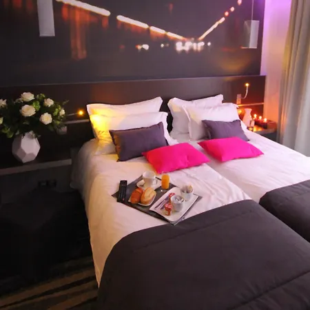 Hotel Lumières Montmartre Parigi