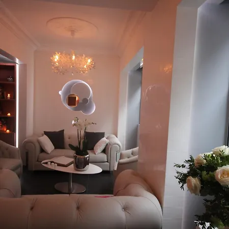 Lumières Montmartre Hotel Parigi