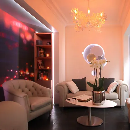 Lumières Montmartre Hotel Parigi