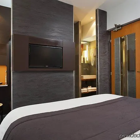 Hotel Lumières Montmartre Parigi