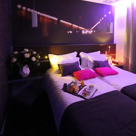 Lumières Montmartre Hotel Parigi