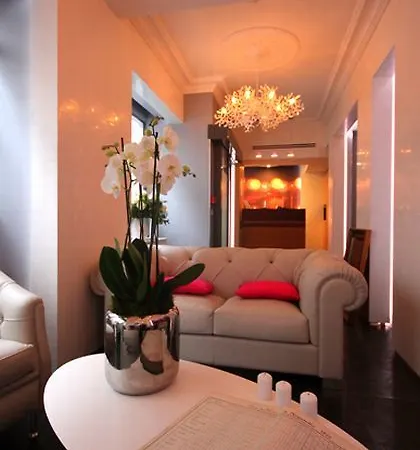 Hotel Lumières Montmartre 3*