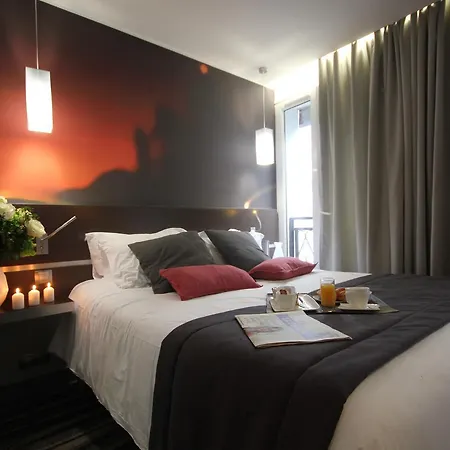 Lumières Montmartre Hotel
