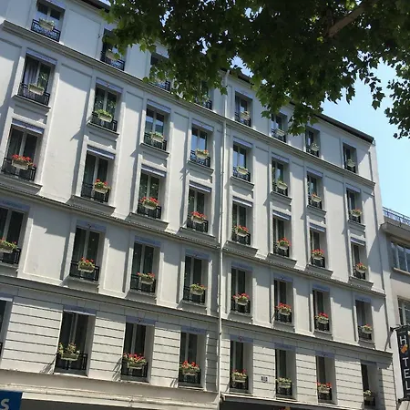 Lumières Montmartre 3*