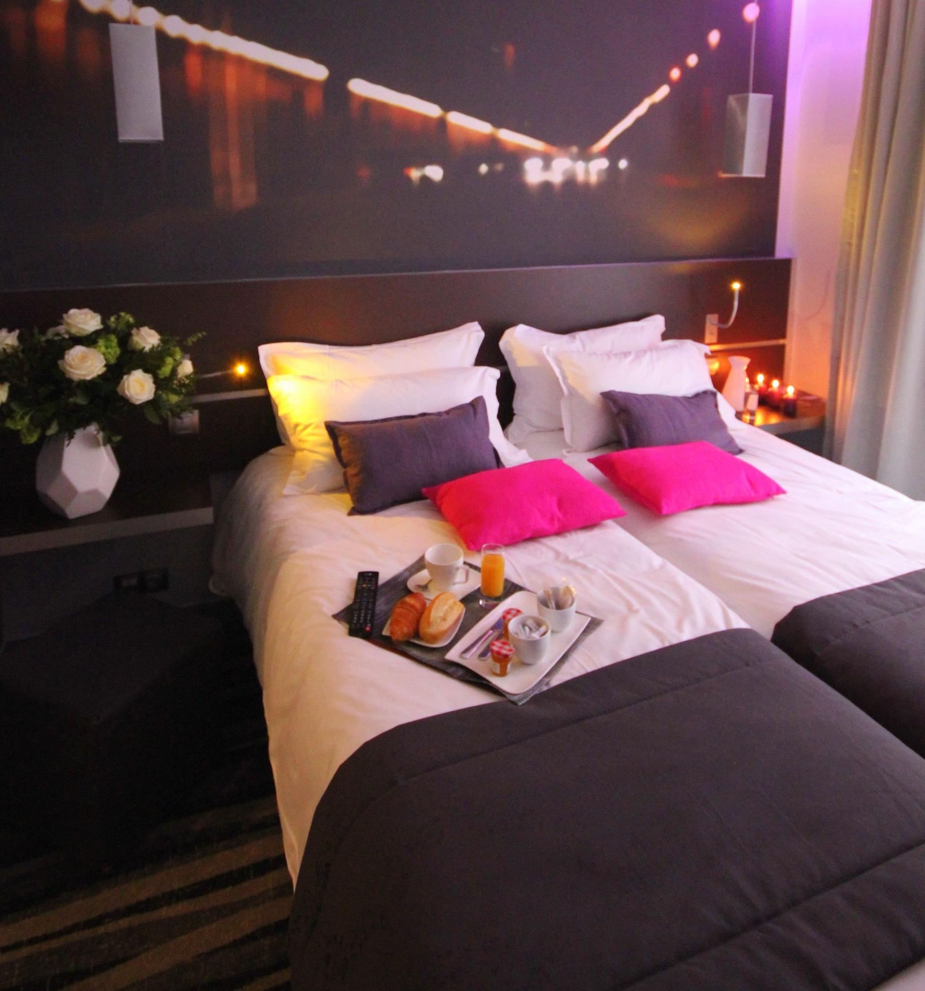 Hotel Lumières Montmartre Parigi