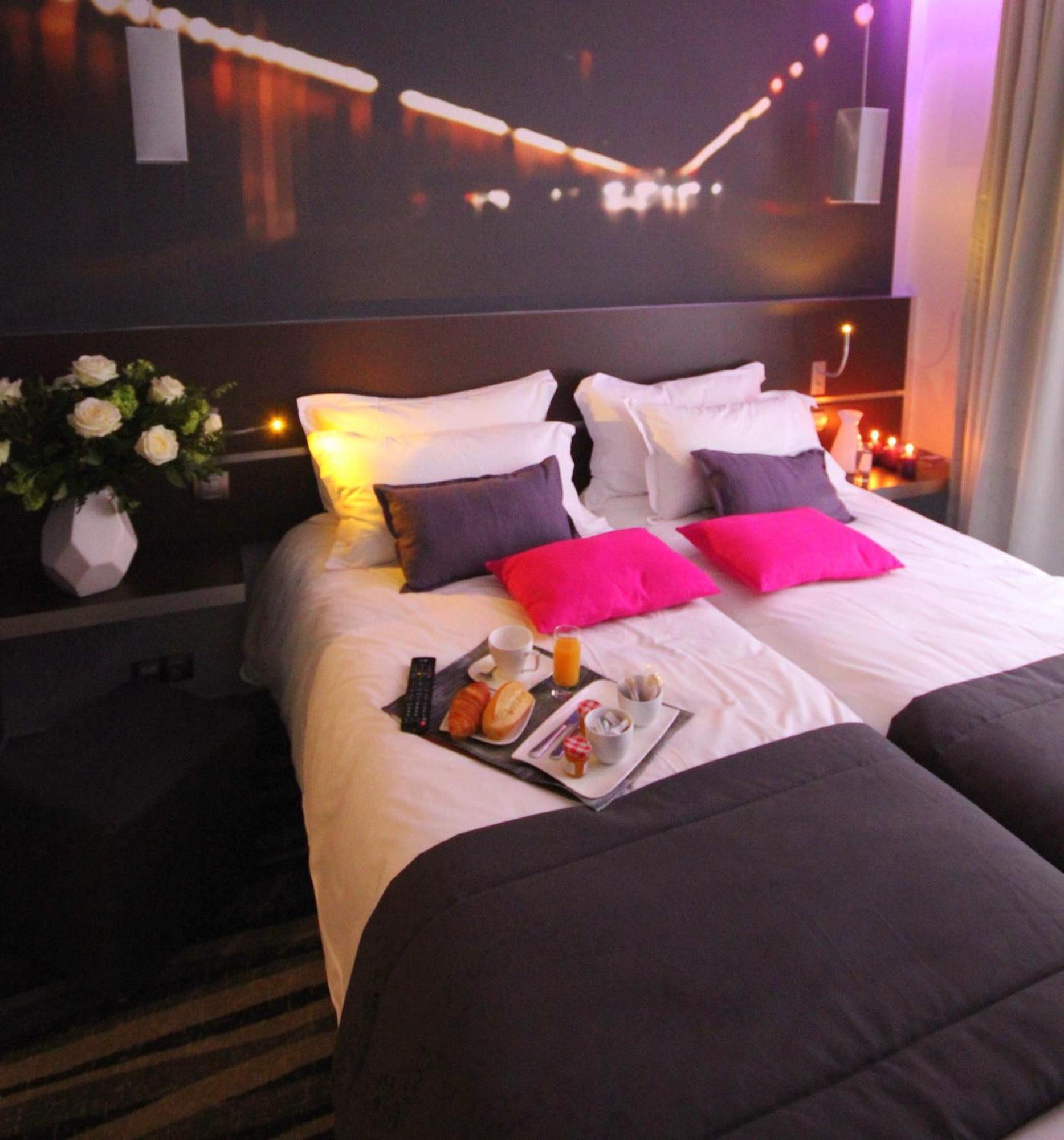 Hotel Lumieres Montmartre Paris