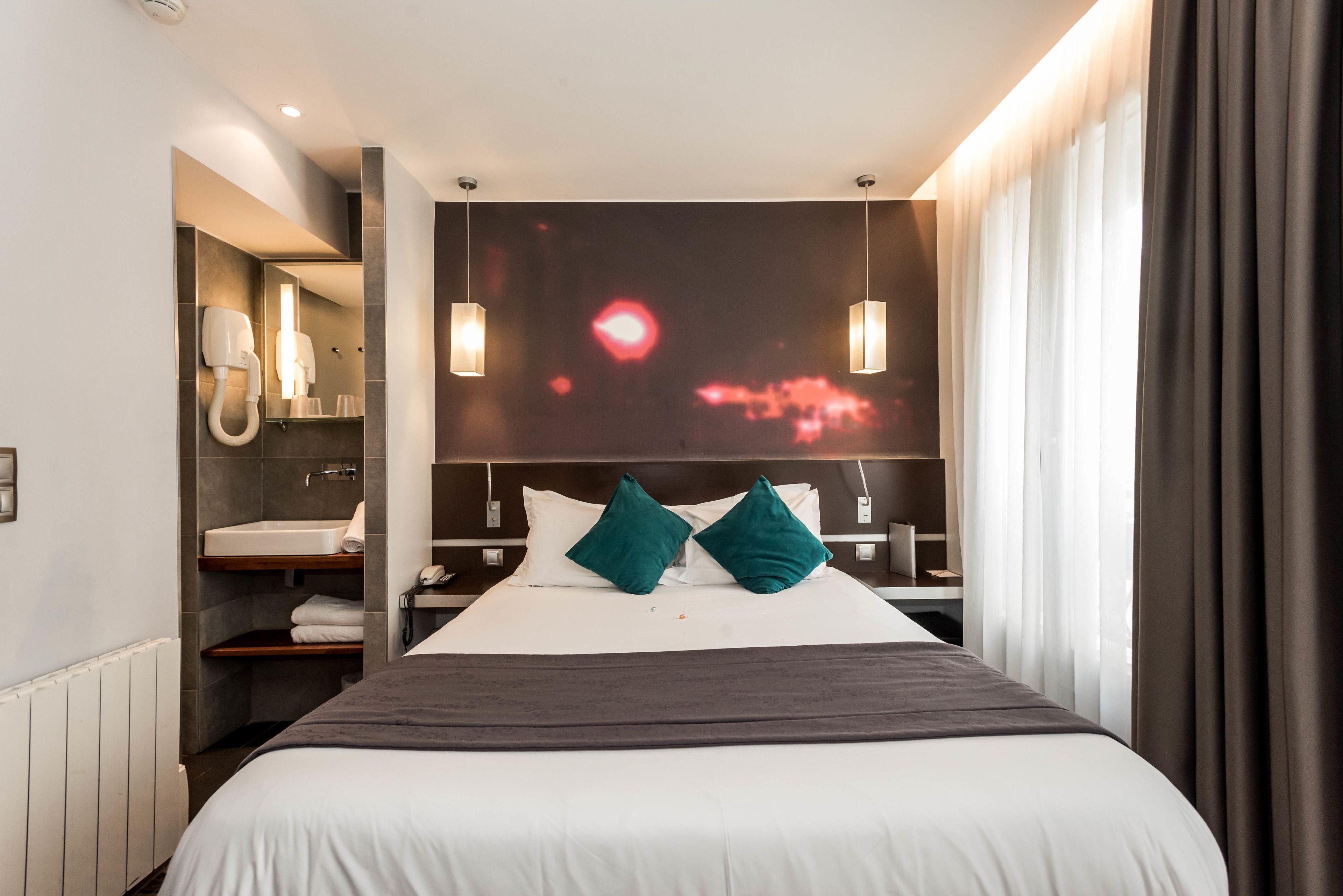 Lumieres Montmartre Hotel 3*
