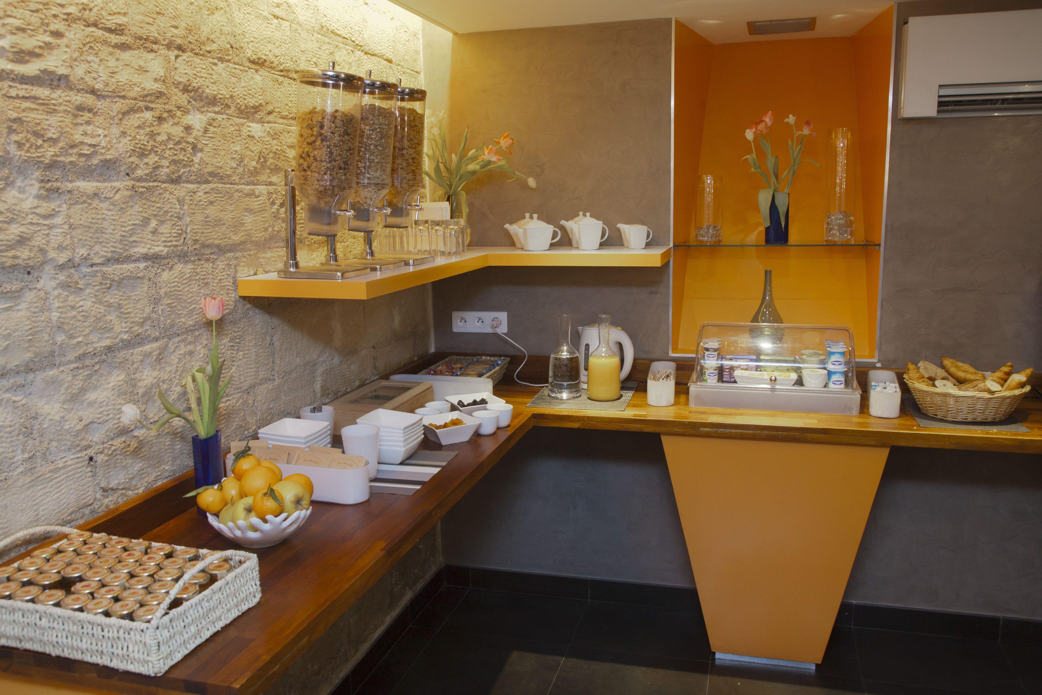 Lumieres Montmartre Hotel