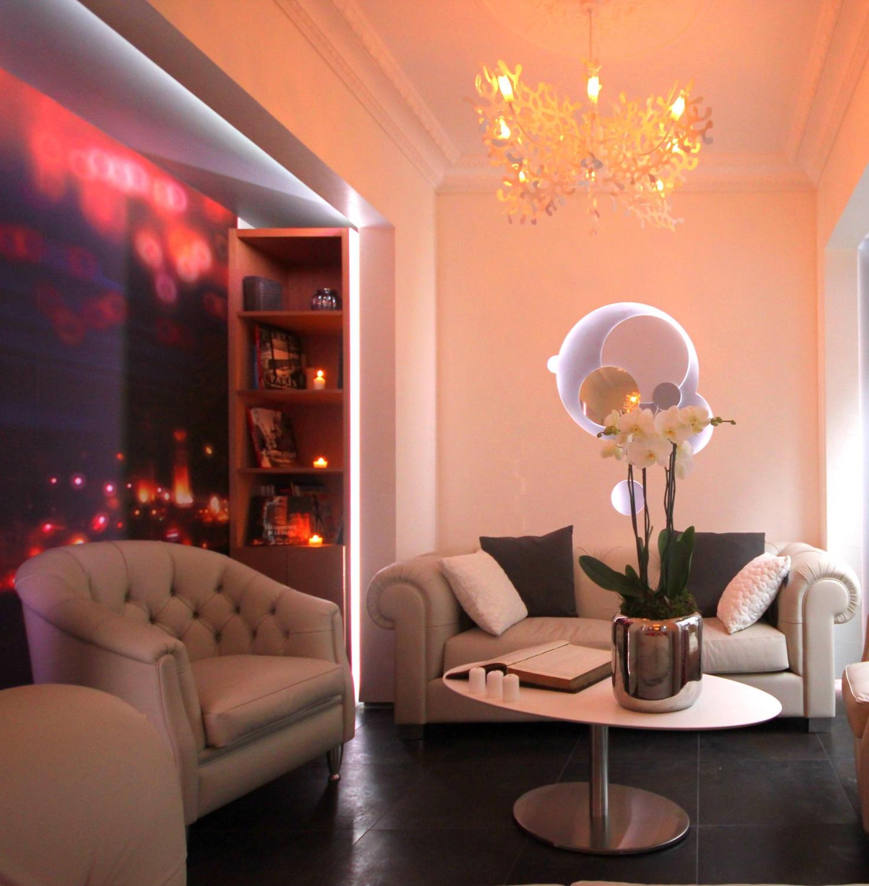 Lumieres Montmartre Hotel Paris