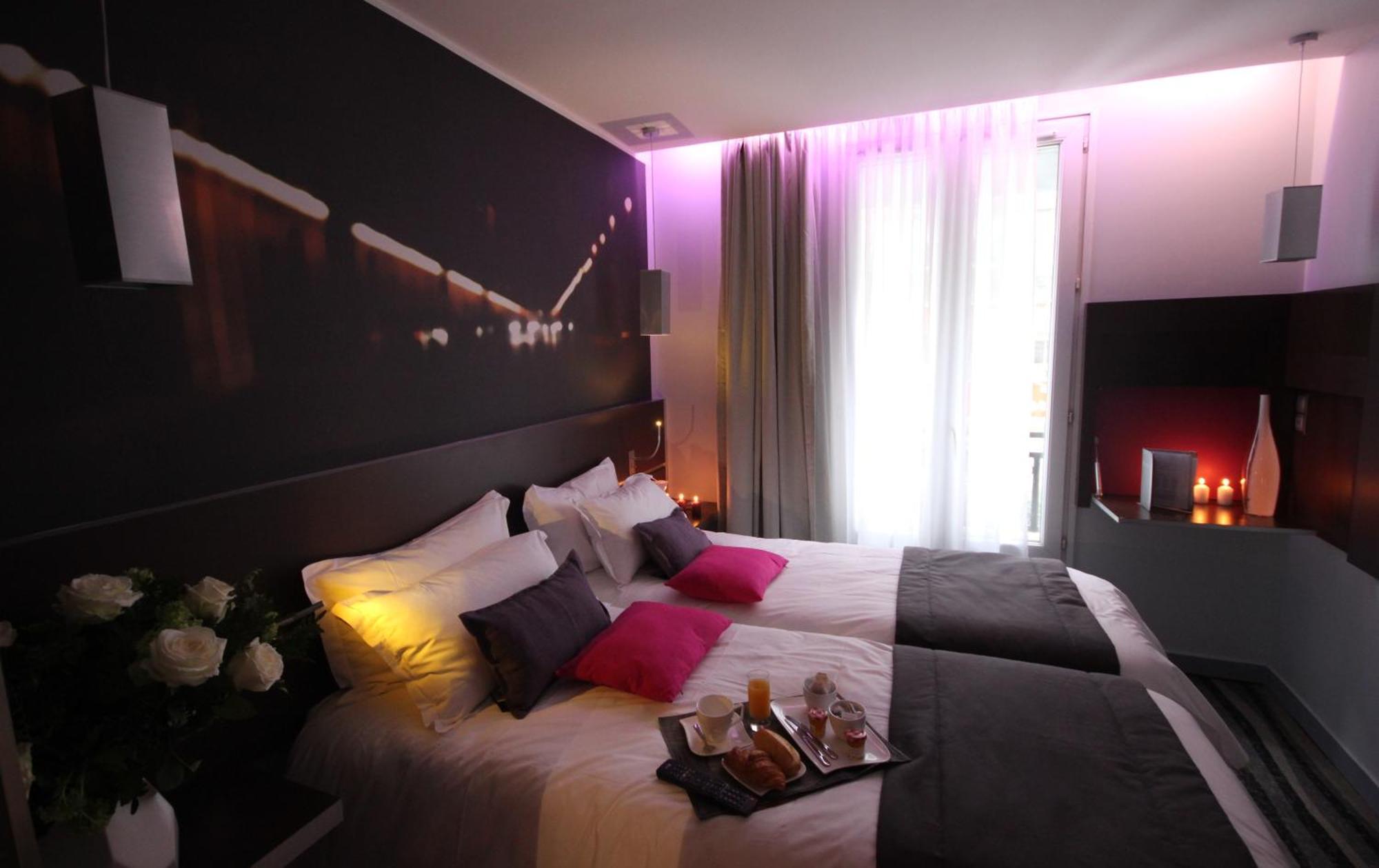 Hotel Lumieres Montmartre Paris