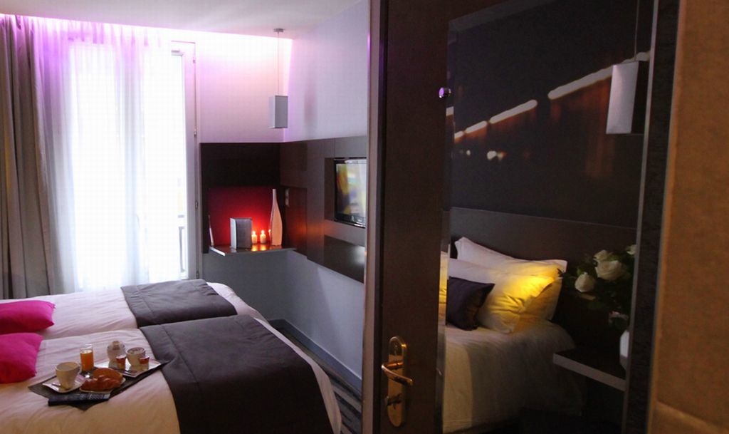 Lumières Montmartre Hotel 3*